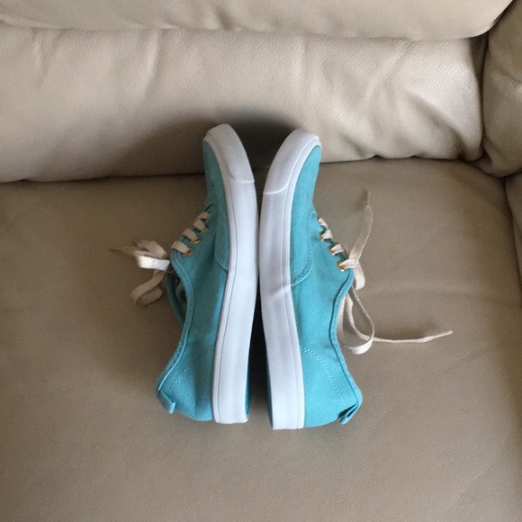 Old Navy girl’s Teal sneakers size 4 - Picture 5 of 8